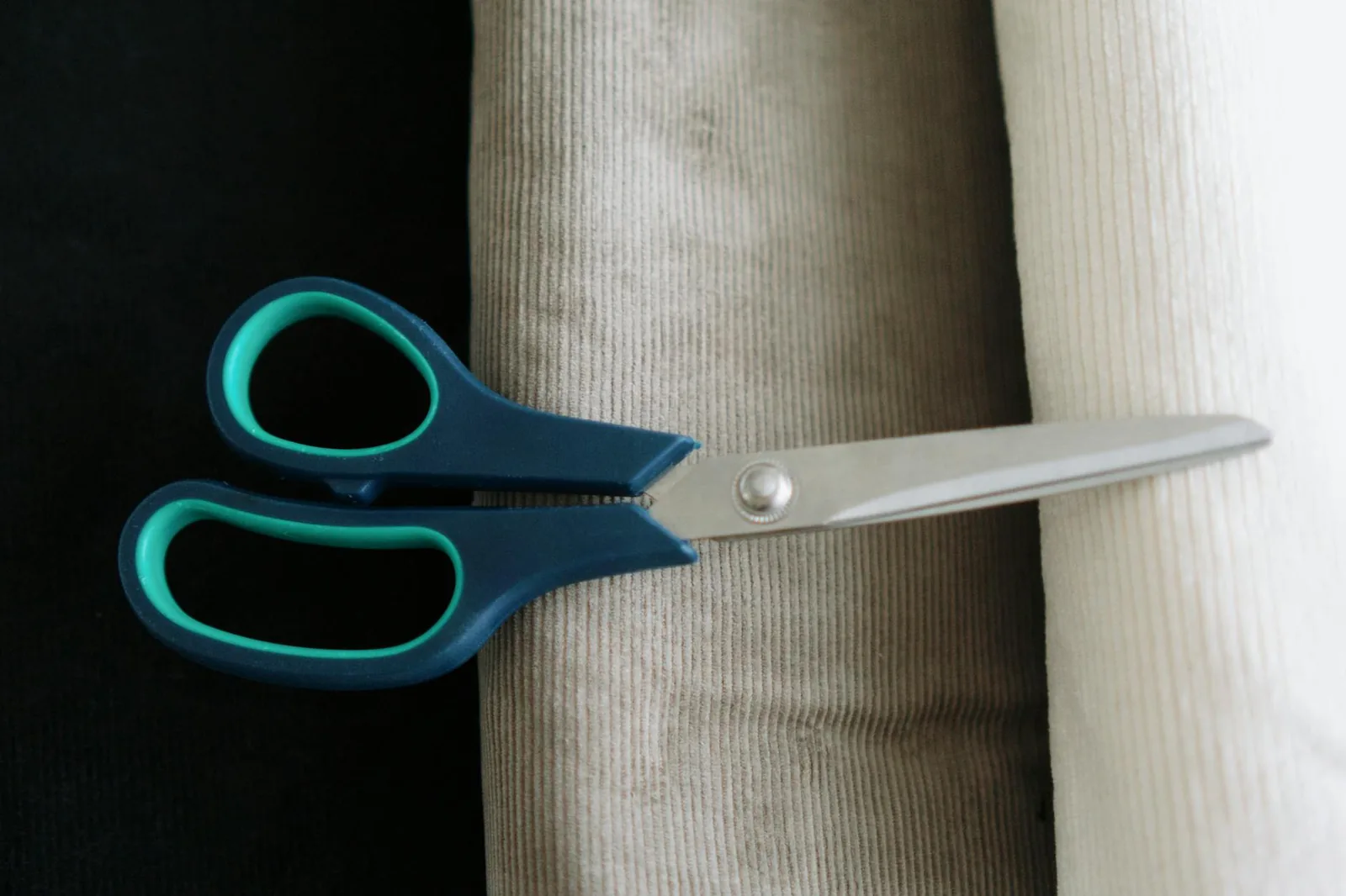 DIY lemmikin joulusukat – Helppo ompeluprojekti