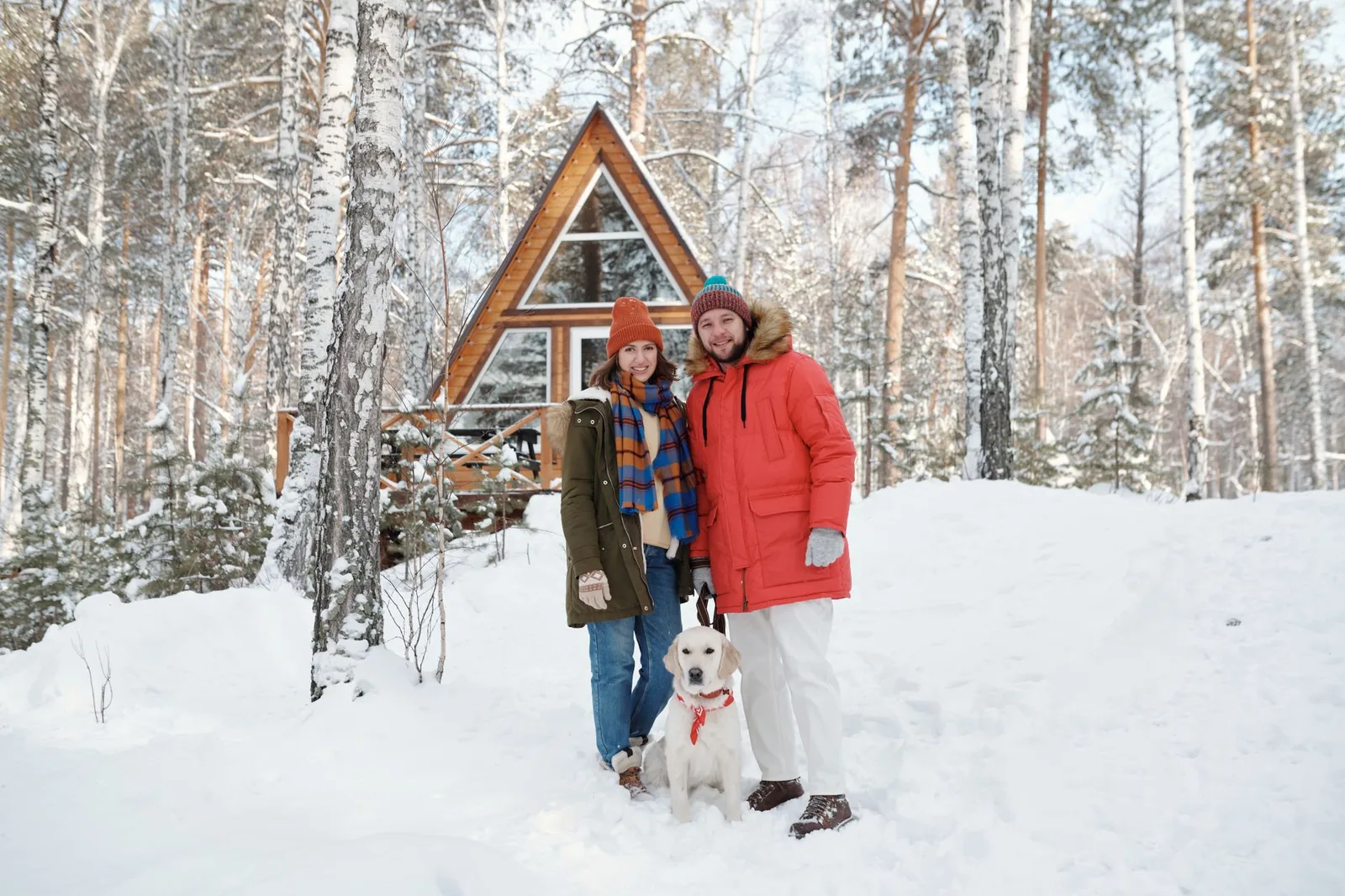 Koiran kanssa viikonloppureissu sujuu helpommin, kun majoitus ja rauhallinen oma paikka on varmistettu etukäteen